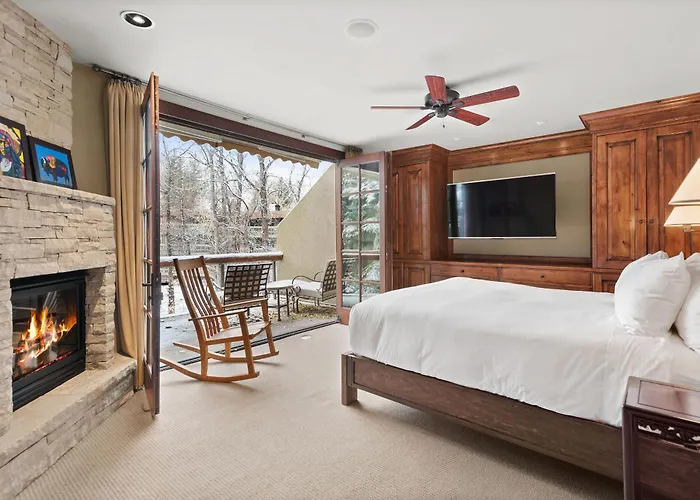 315 Park Avenue, Luxury Townhouse With River Views In Aspen