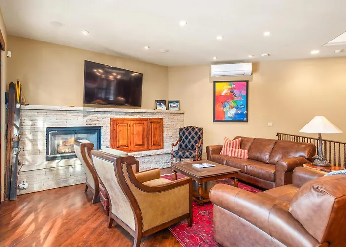 315 Park Avenue, Luxury Townhouse With River Views In Aspen
